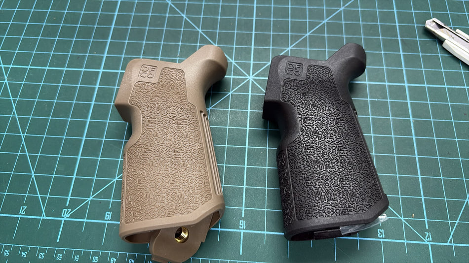 [MadDog] Nylon Kung Fu Airsoft AEG Pistol Grip[For Tokyo Marui M4 AEG Series][FDE]